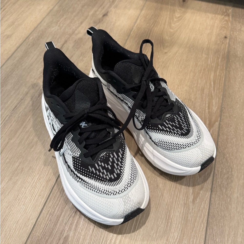 Hoka skyflow